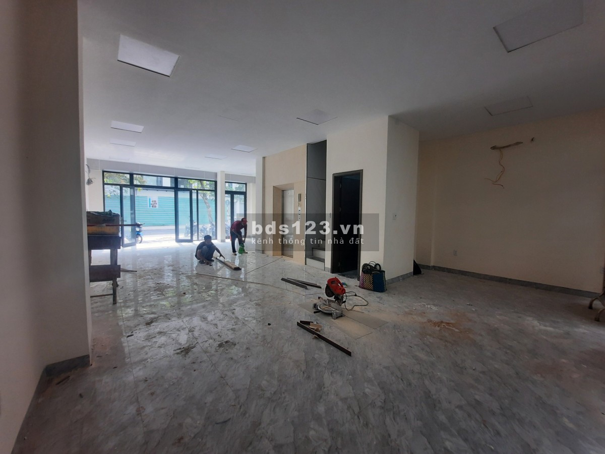Cho thuê nhà 5 tầng có thang máy 1 tấn, hoàn thiện 17 phòng ngủ tại Vinhomes quận 9 ( TP Thủ Đức)