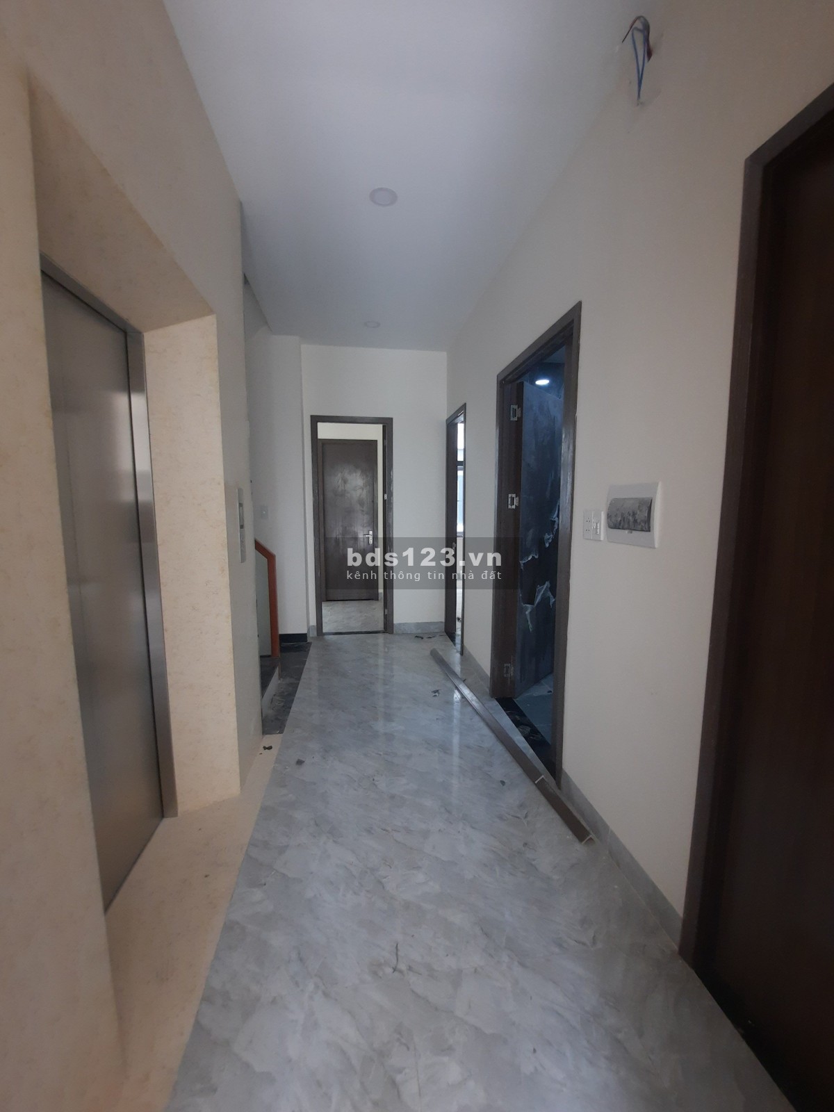 Cho thuê nhà 5 tầng có thang máy 1 tấn, hoàn thiện 17 phòng ngủ tại Vinhomes quận 9 ( TP Thủ Đức)