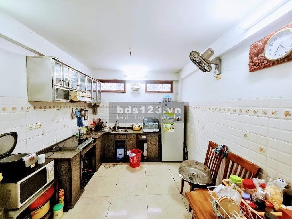 Nhỉnh 7 tỷ có nhà 70M2 4 tầng phố Tân Mai oto đỗ cửa, vào nhà