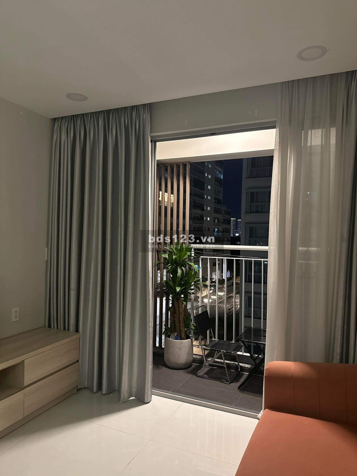 Cần share 1PN trong căn 2PN 2WC Scenic Valley 1 Phú Mỹ Hưng quận7
