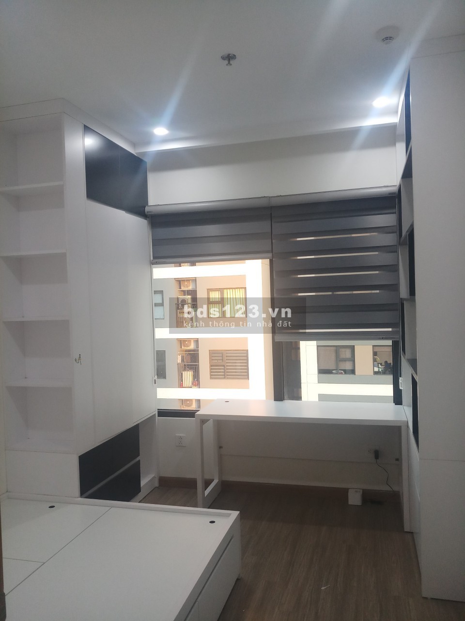 Bán căn hộ 2PN diện tích 64m2 tại chung cư Vinhomes Smart City. Có thương lượng