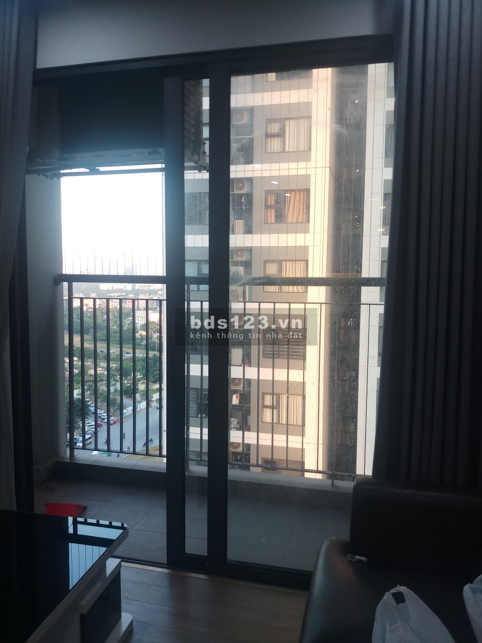 Bán căn hộ 2PN diện tích 64m2 tại chung cư Vinhomes Smart City. Có thương lượng
