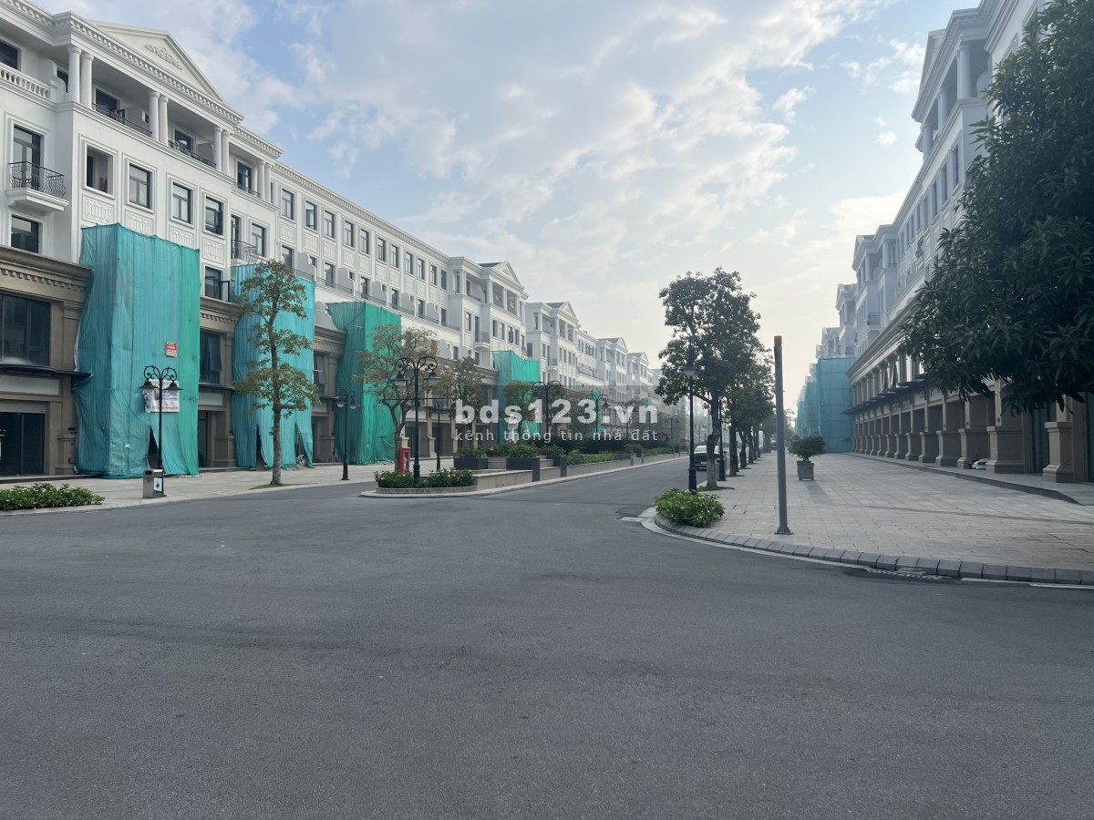 Căn Shop GÓC 187m2 trung tâm Hải Âu giá 13.1 tỷ bao phí sang sổ Vin Gia Lâm (0985941715)