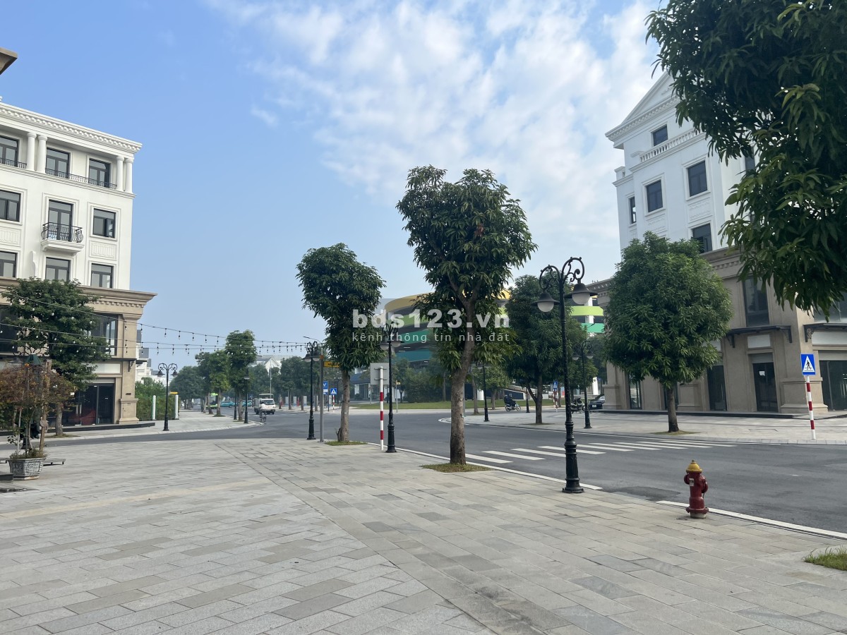 Căn Shop GÓC 187m2 trung tâm Hải Âu giá 13.1 tỷ bao phí sang sổ Vin Gia Lâm (0985941715)