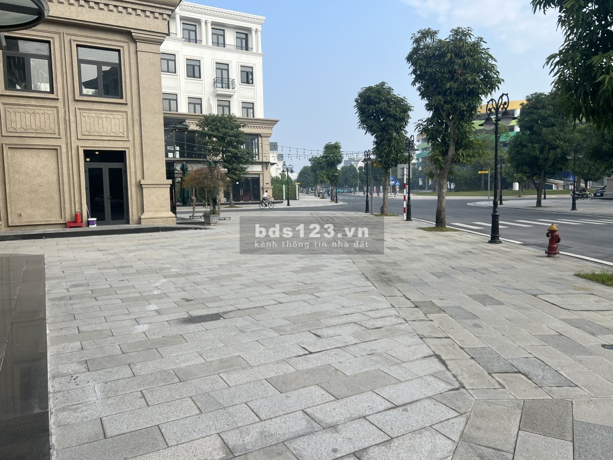 Căn Shop GÓC 187m2 trung tâm Hải Âu giá 13.1 tỷ bao phí sang sổ Vin Gia Lâm (0985941715)