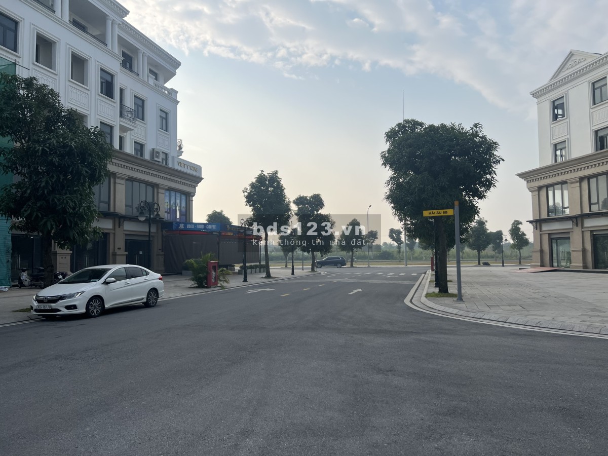 Căn Shop GÓC 187m2 trung tâm Hải Âu giá 13.1 tỷ bao phí sang sổ Vin Gia Lâm (0985941715)