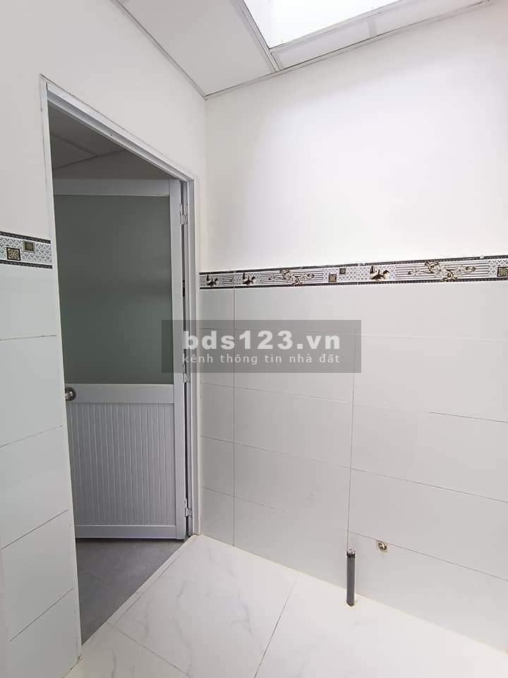 Bán nhà Tân Bình, vị trí đẹp, giáp quận 3, giá 2.05 tỷ, nhà bán đẹp