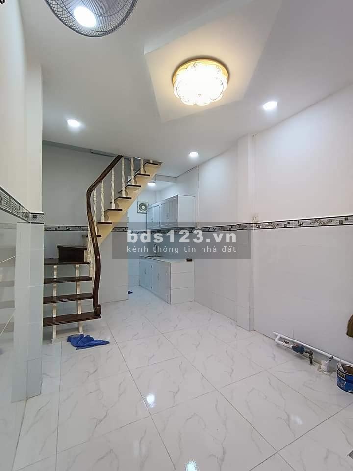 Bán nhà Tân Bình, vị trí đẹp, giáp quận 3, giá 2.05 tỷ, nhà bán đẹp