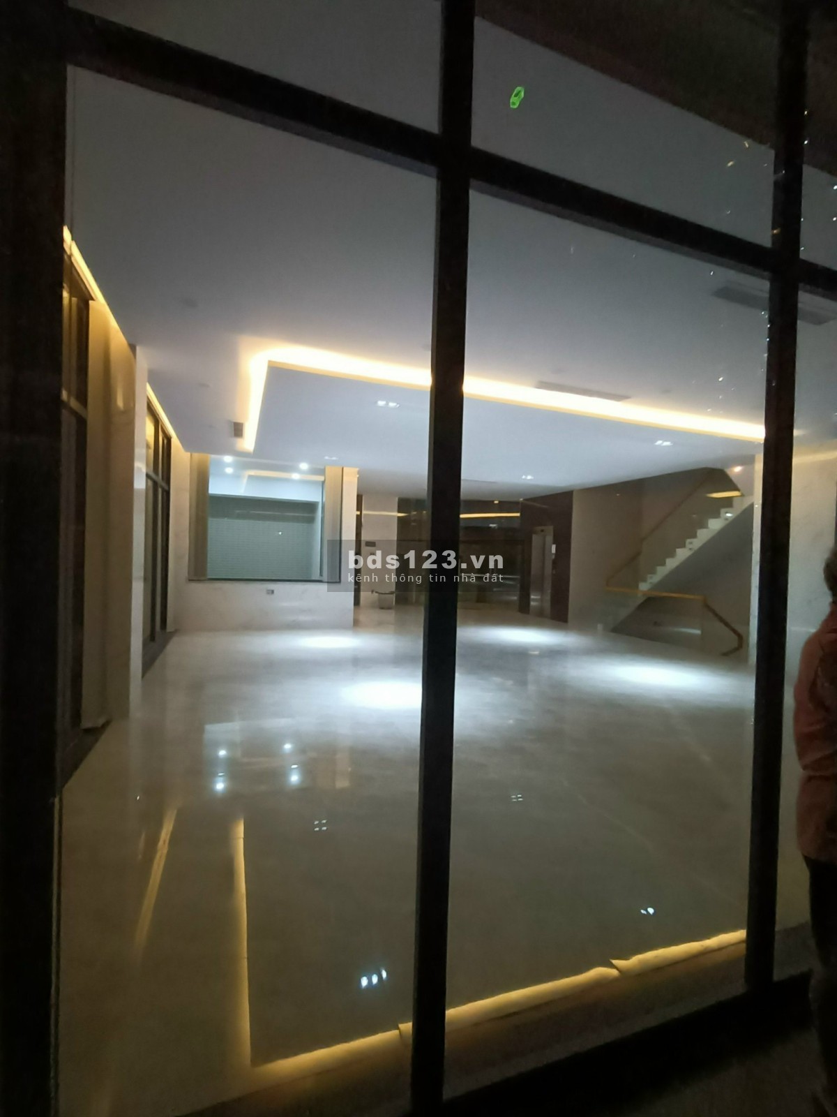Cho thuê văn phòng Ngay The Sun Avenue - Văn Phòng đẹp, giá rẻ Quận 2