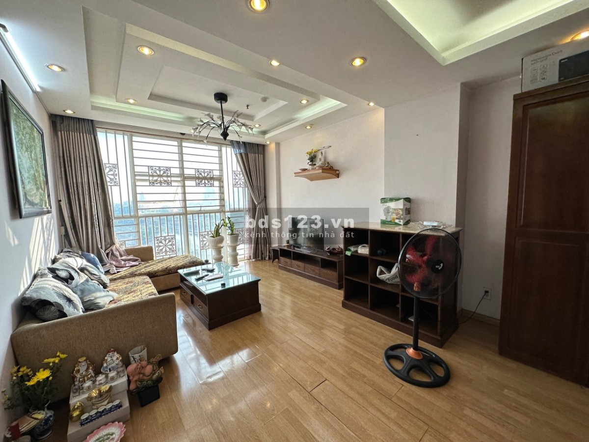 Cần tiền bán gấp căn hộ Khánh Hội 3, 360 Bến Vân Đồn, P.1, Q.4, 75m2, 3.1 tỷ