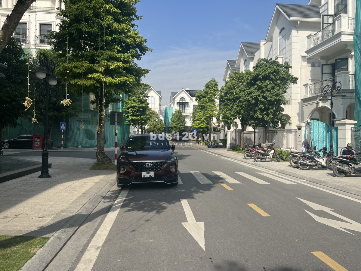 Shophouse TMDV xây 447m2 San Hô 2A giá 14.6 Vin Gia Lâm (0985941715)