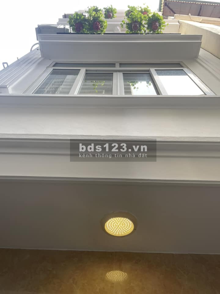 Chuyển lên chung cư bán nhà Thụy Khuê, DT 36M, 5T, ba gác đỗ cửa, nhà mới, 4.65 tỷ