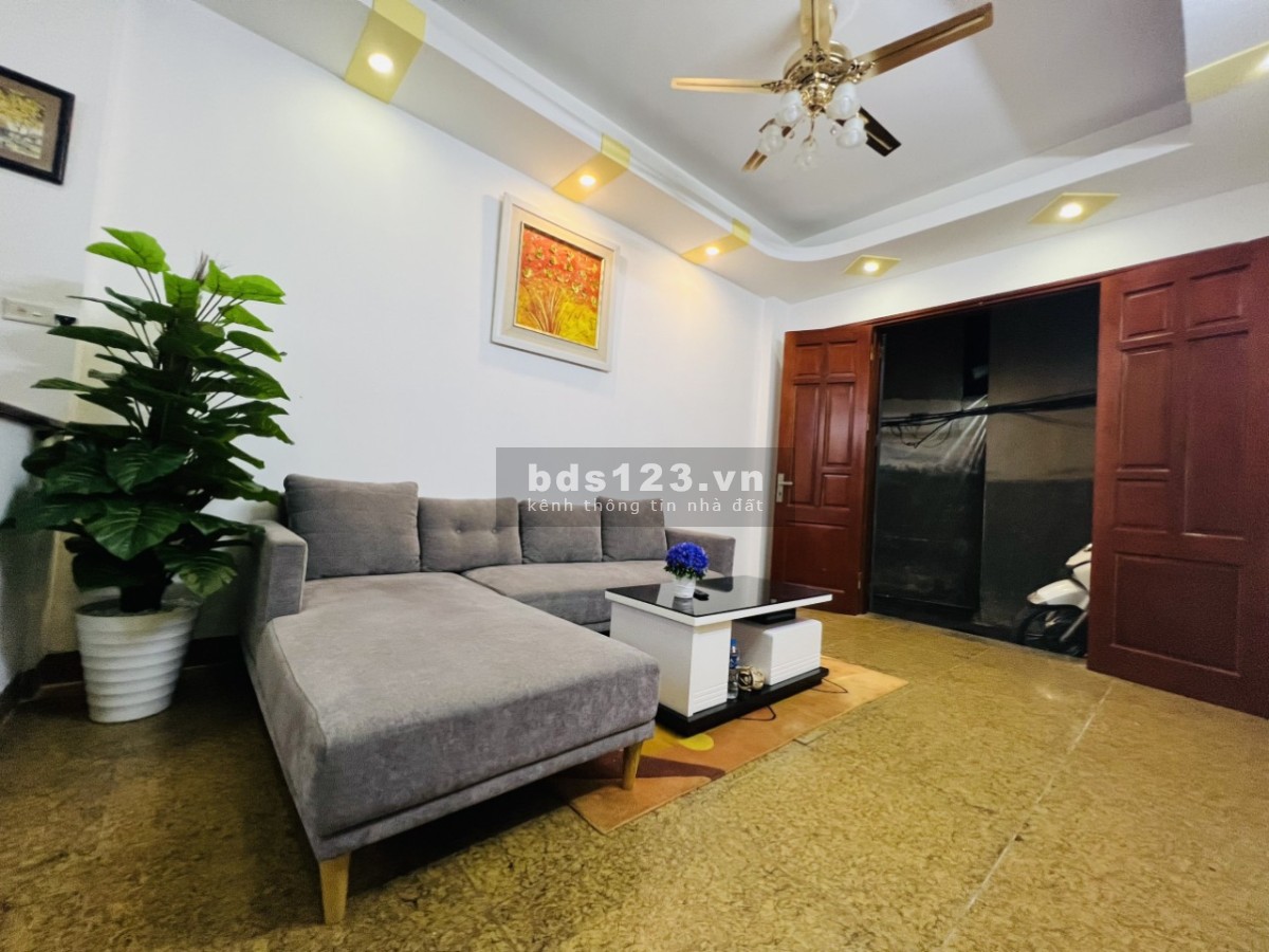 Chuyển lên chung cư bán nhà Thụy Khuê, DT 36M, 5T, ba gác đỗ cửa, nhà mới, 4.65 tỷ