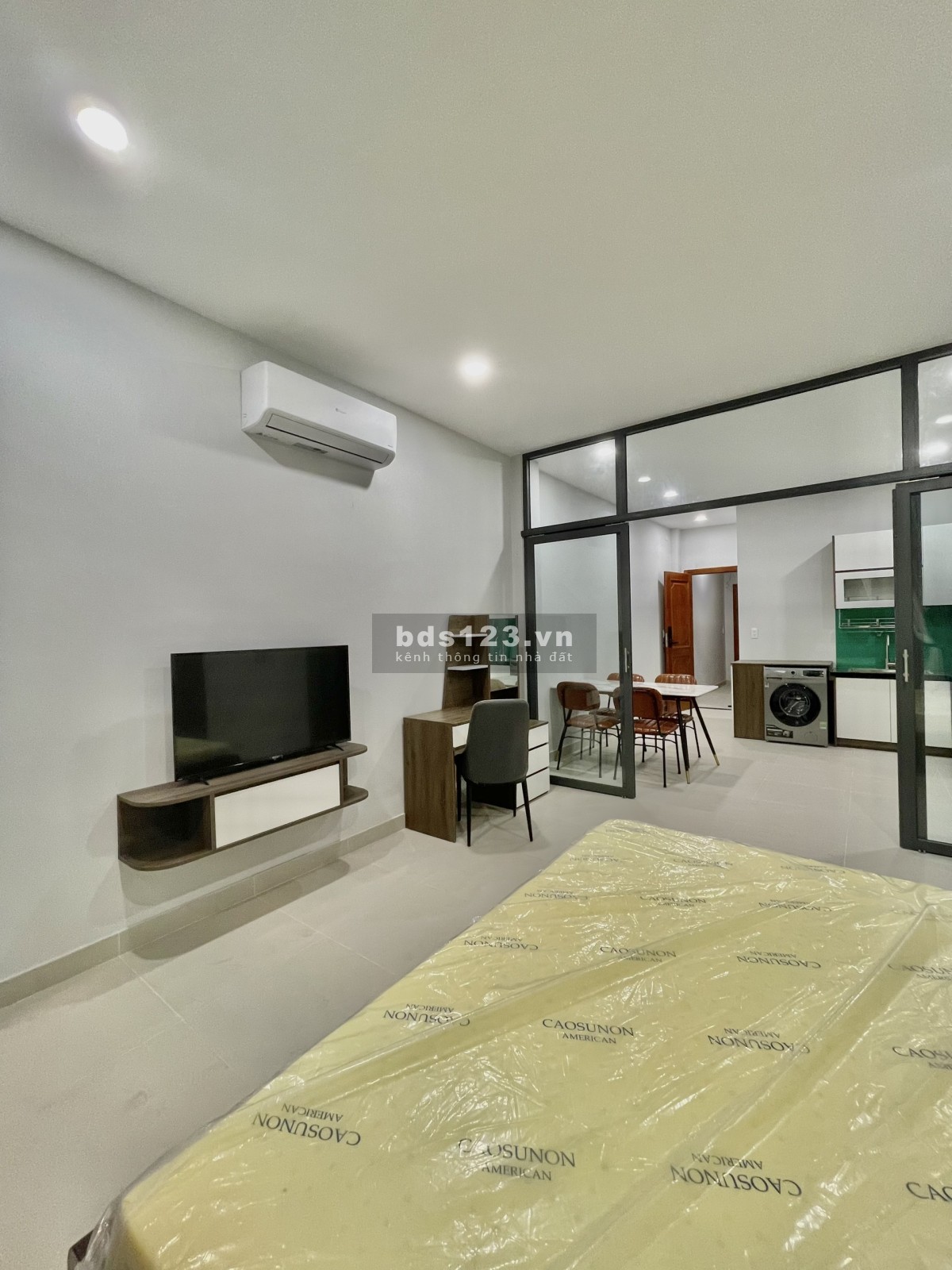 Phòng studio ban công thoáng mát, full nội thất, gần đh Văn Lang, bến thành,….quận 1