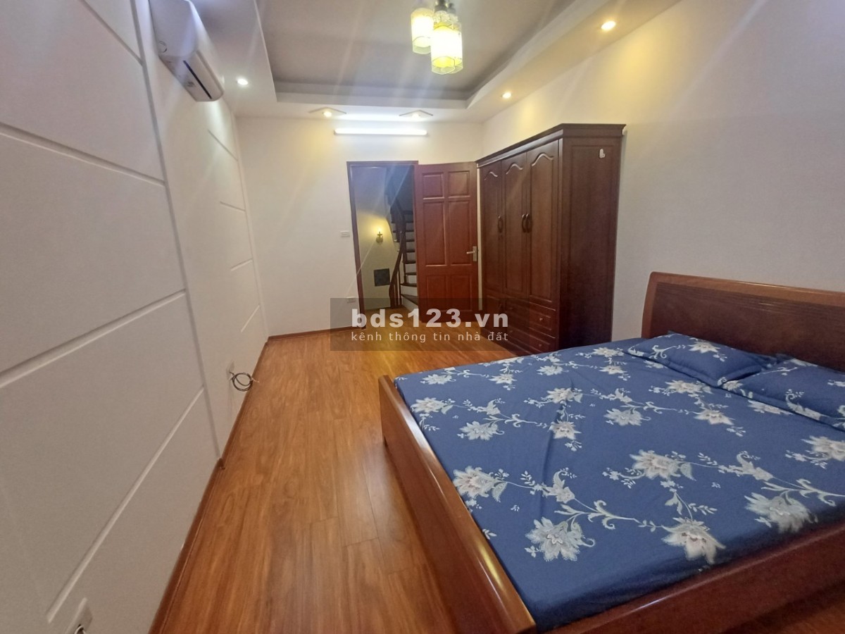 Chuyển lên chung cư bán nhà Thụy Khuê, DT 36M, 5T, ba gác đỗ cửa, nhà mới, 4.65 tỷ