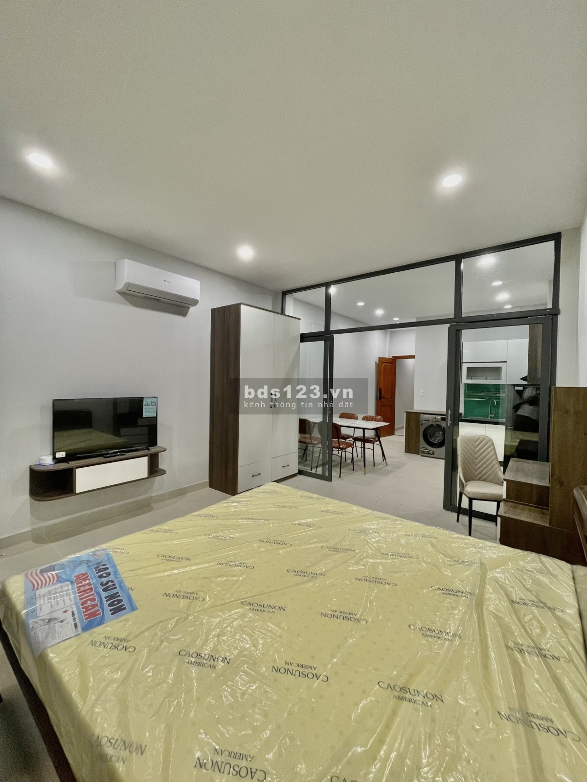 Phòng studio ban công thoáng mát, full nội thất, gần đh Văn Lang, bến thành,….quận 1