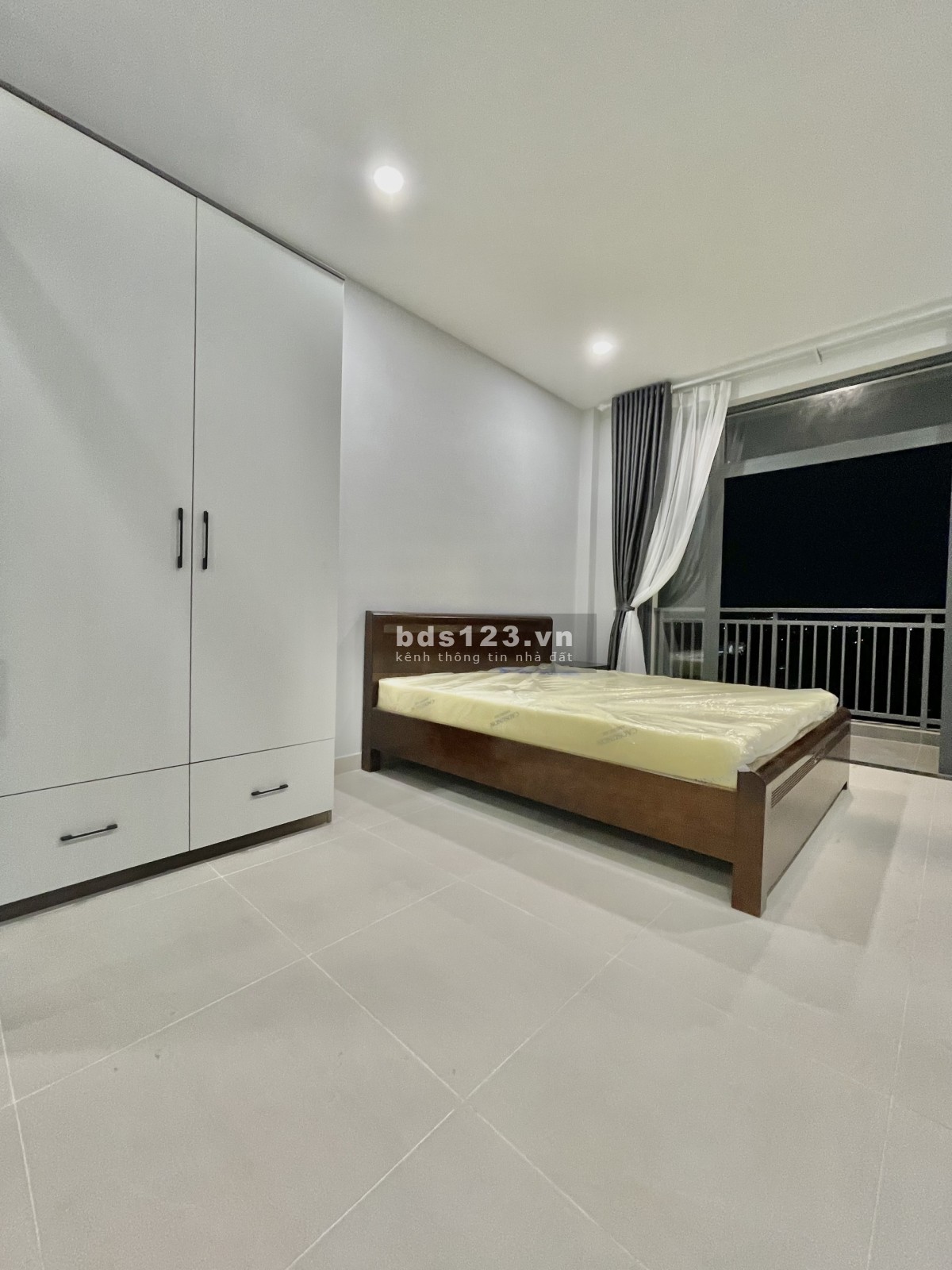 Phòng studio ban công thoáng mát, full nội thất, gần đh Văn Lang, bến thành,….quận 1