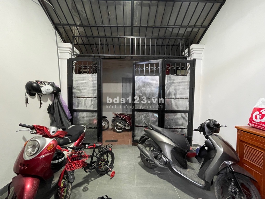 Nhà đẹp đón Tết - Ngõ thông - Gần phố - Sát ngã tư Sở ở sướng