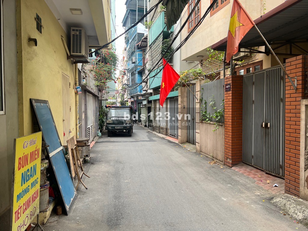 Nhà đẹp mới koong - Hai mặt thoáng - Ngỏ thông các ngã - Ô tô đỗ cửa