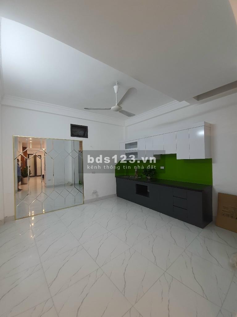 Bán nhà Nguyễn Hoàng, 50m2, 4 tầng, 4 phòng, 5 vệ sinh, 4.3 tỷ