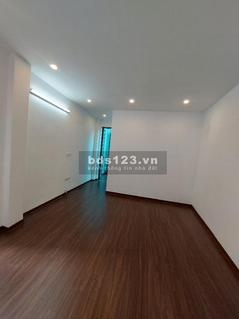 Bán nhà Nguyễn Hoàng, 50m2, 4 tầng, 4 phòng, 5 vệ sinh, 4.3 tỷ
