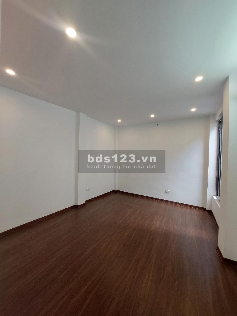 Bán nhà Nguyễn Hoàng, 50m2, 4 tầng, 4 phòng, 5 vệ sinh, 4.3 tỷ