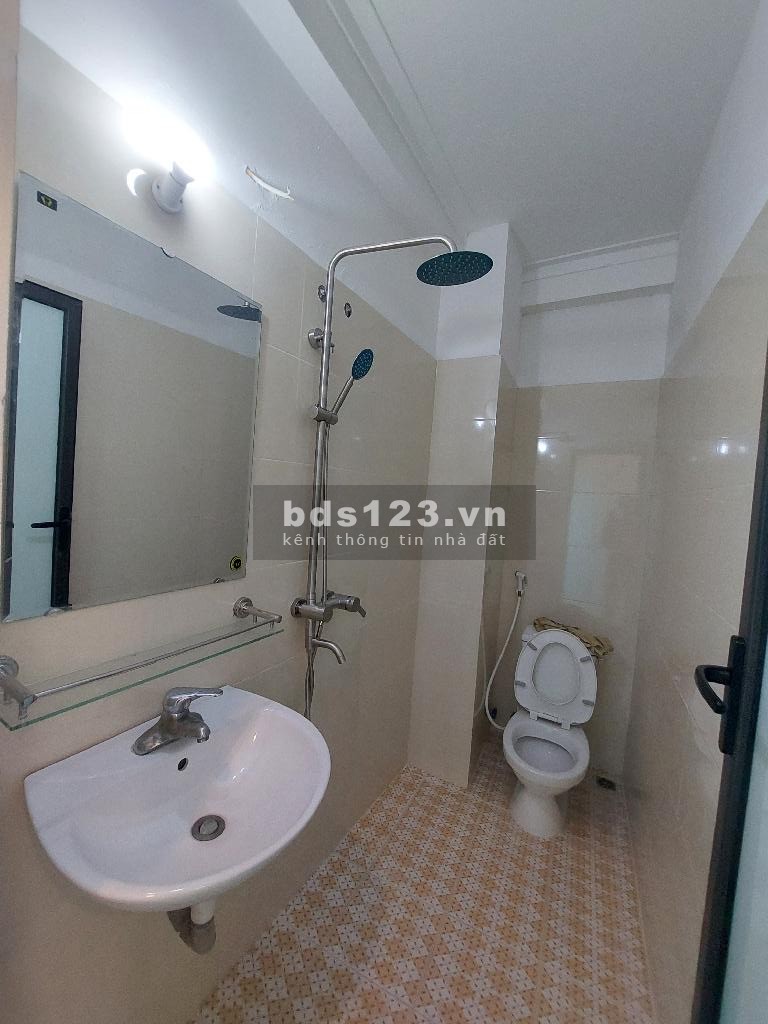 Bán nhà Nguyễn Hoàng, 50m2, 4 tầng, 4 phòng, 5 vệ sinh, 4.3 tỷ