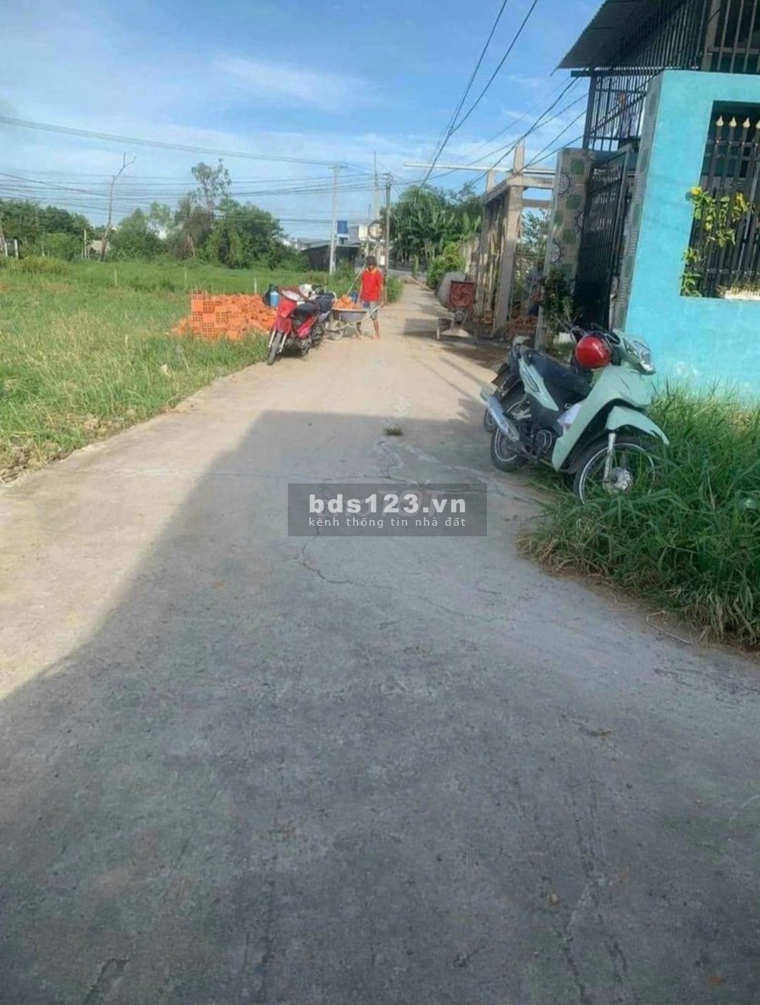 bán đất ở, thổ cư, đường nhựa, sổ sách có sẵn, làm việc trong ngày