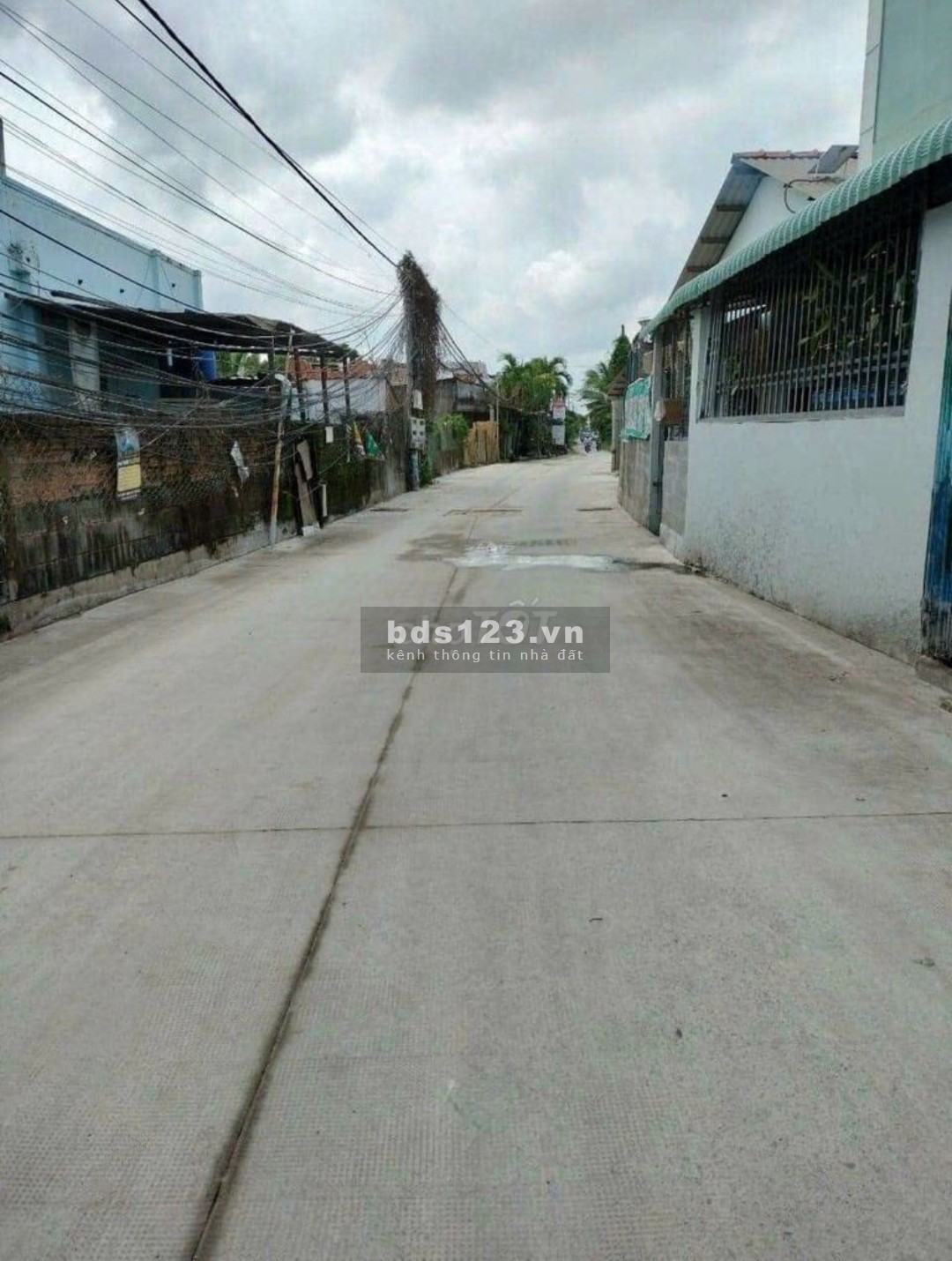 bán đất ở, thổ cư, đường nhựa, sổ sách có sẵn, làm việc trong ngày