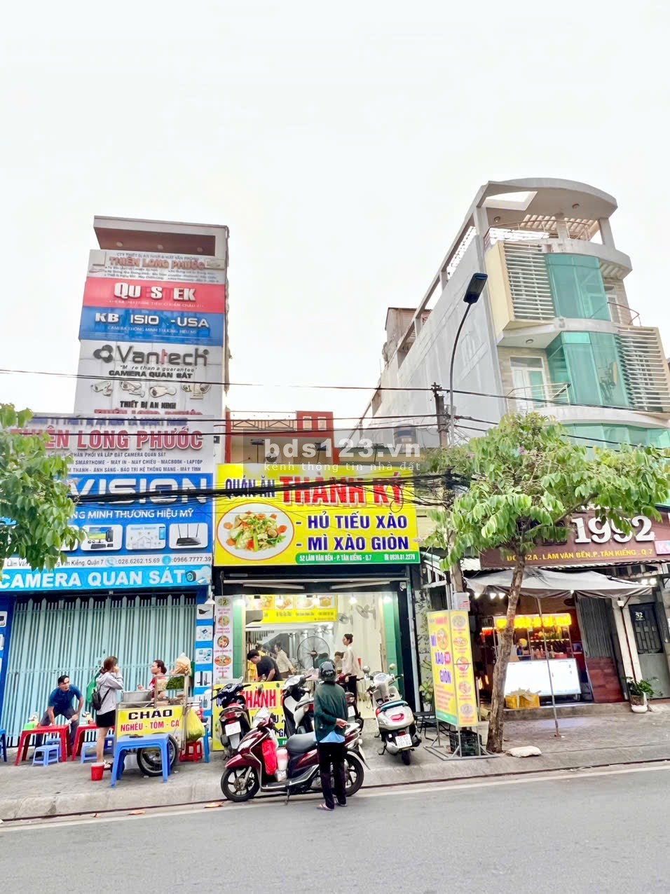 Bán nhà 2 lầu CN 228m² số 52 Lâm Văn Bền Quận 7, vị trí kinh doanh. Giá: 31.9 tỷ