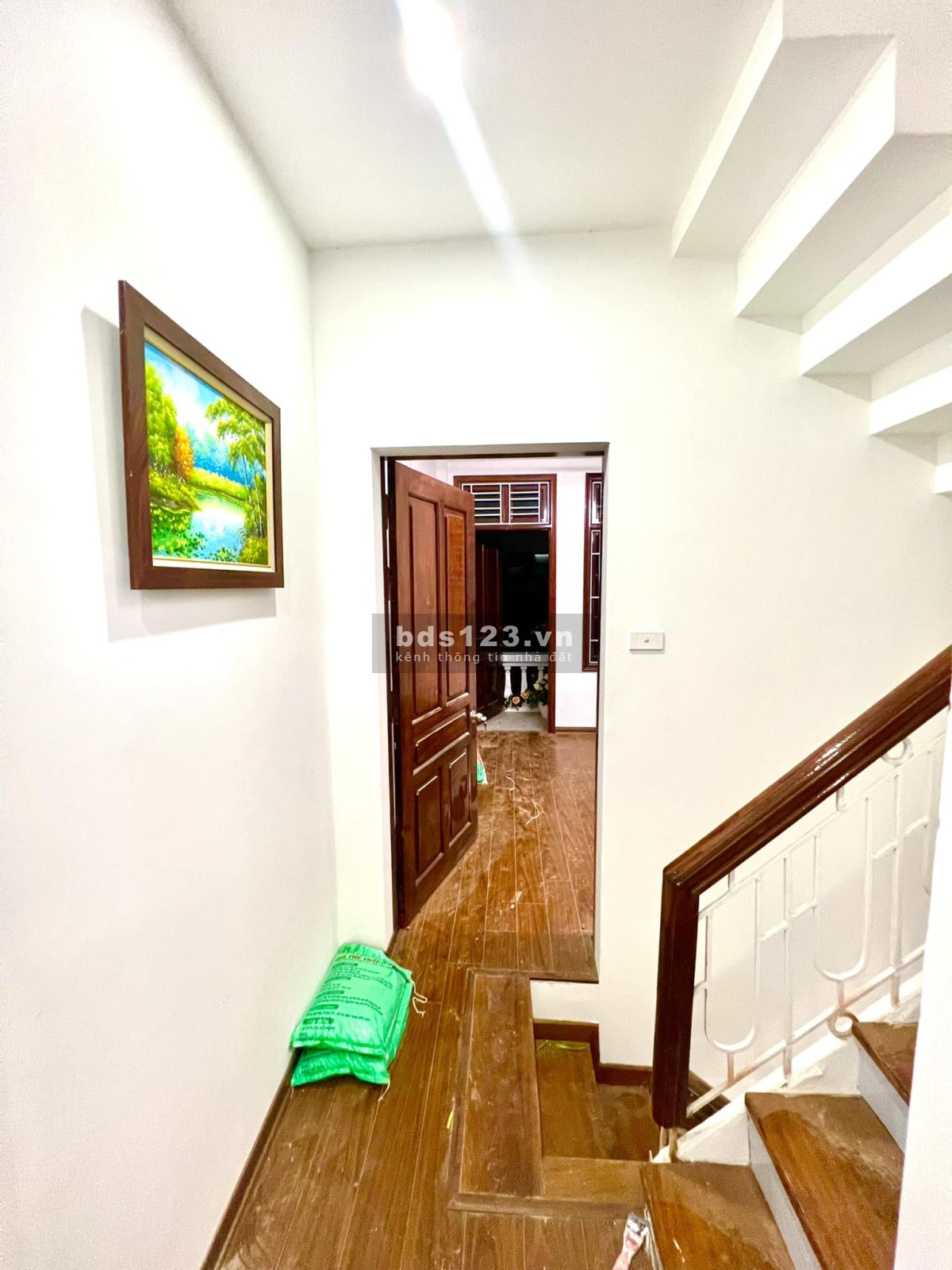 nhà đội cấn ba đình phân lô, lô góc xây 5 tầng luôn 5,8 tỷ.