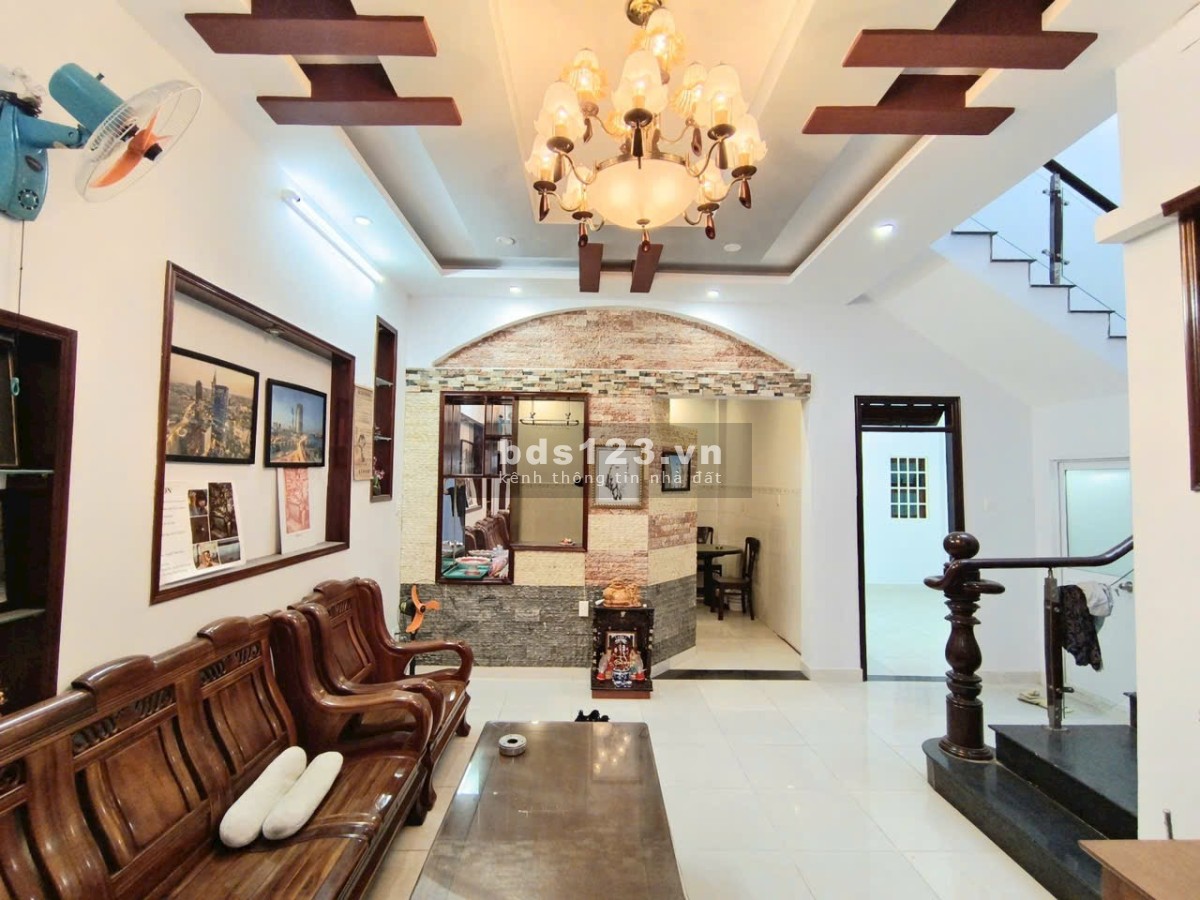 Bán biệt thự 3 tầng 135m2 hẻm rộng 8m Đường 11 Phường Trường Thọ, Thủ Đức Giá 1️⃣3️⃣.5️⃣ tỷ