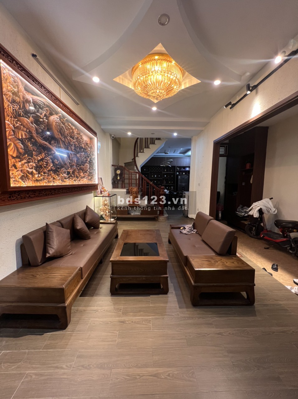 Bán Nhà Phố Hoàng Mai 6.45 tỷ, 66m2, Mặt Tiền 4.8m, nhà 2 thoáng, có sân để xe, ngõ nông