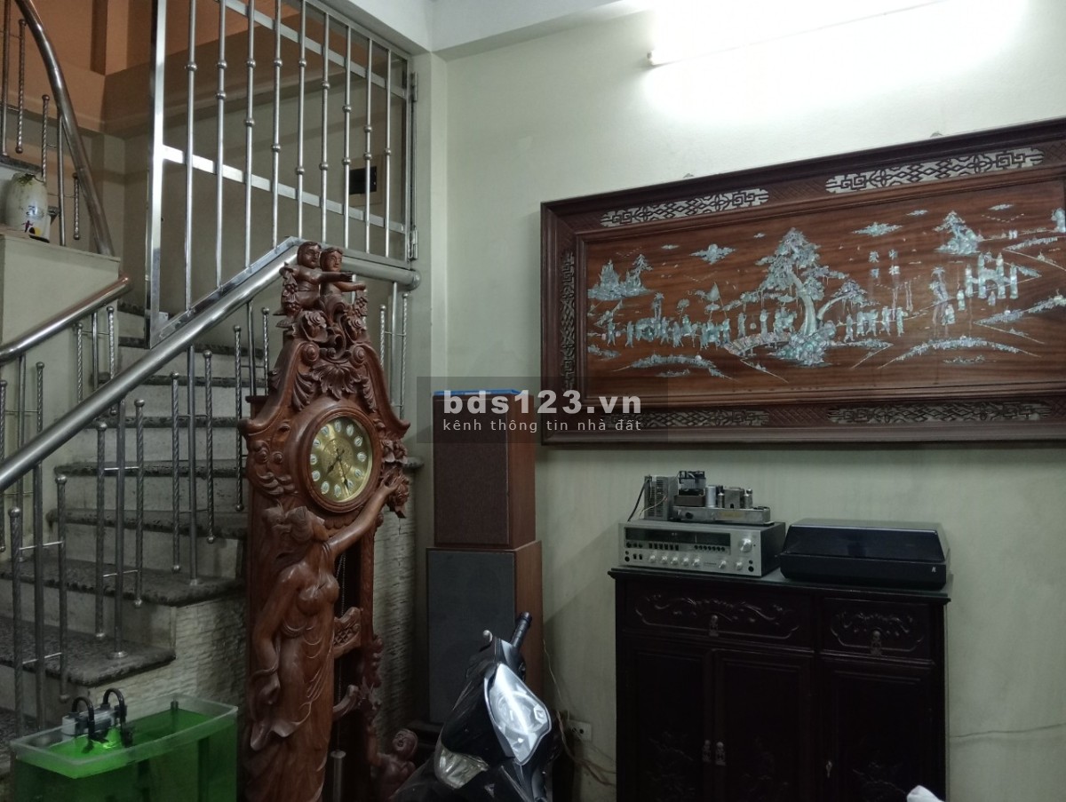 Chính chủ bán nhà khu Tân Mai, quận Hoàng Mai. Ô tô vào nhà, đỗ cửa ngày đêm.
