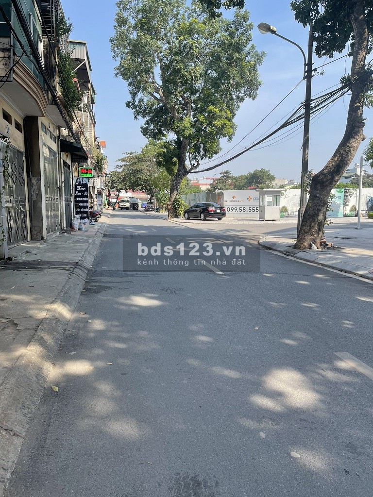 (Chính chủ) Bán đất tặng nhà mặt phố Đức Giang - Long Biên, HN - DT 9m2 giá 7.5 tỷ (Có thương lượng)