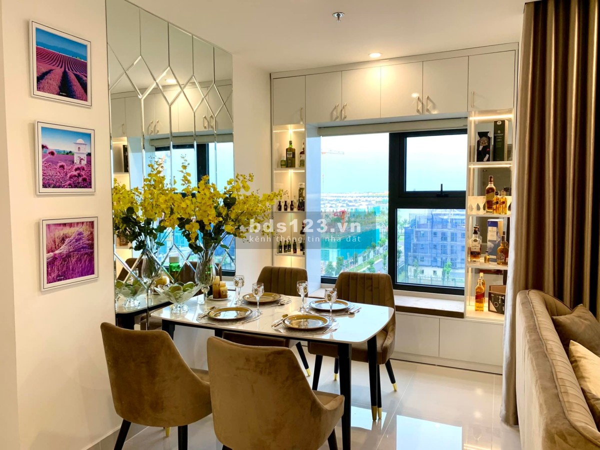 Chuyển nhượng gấp căn hộ 2n+1, 2NS căn góc 70m2 tặng Nội Thất KDT Vinhomes