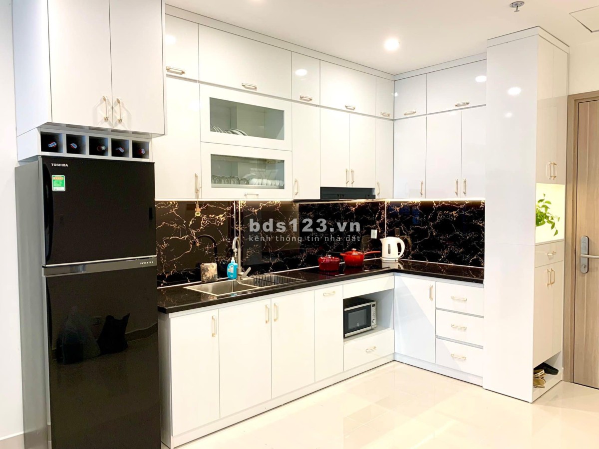 Chuyển nhượng gấp căn hộ 2n+1, 2NS căn góc 70m2 tặng Nội Thất KDT Vinhomes