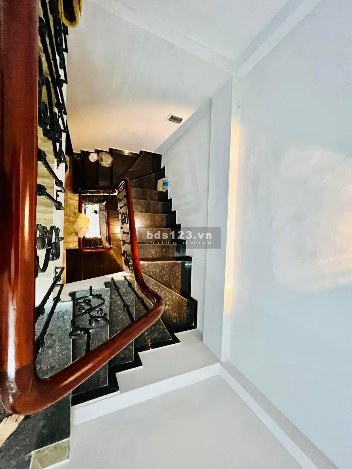 Bán nhà phố Phương Mai – Ô tô đỗ cửa - Nội thất nhập – Dt45m2.Giá 7.5tỷ