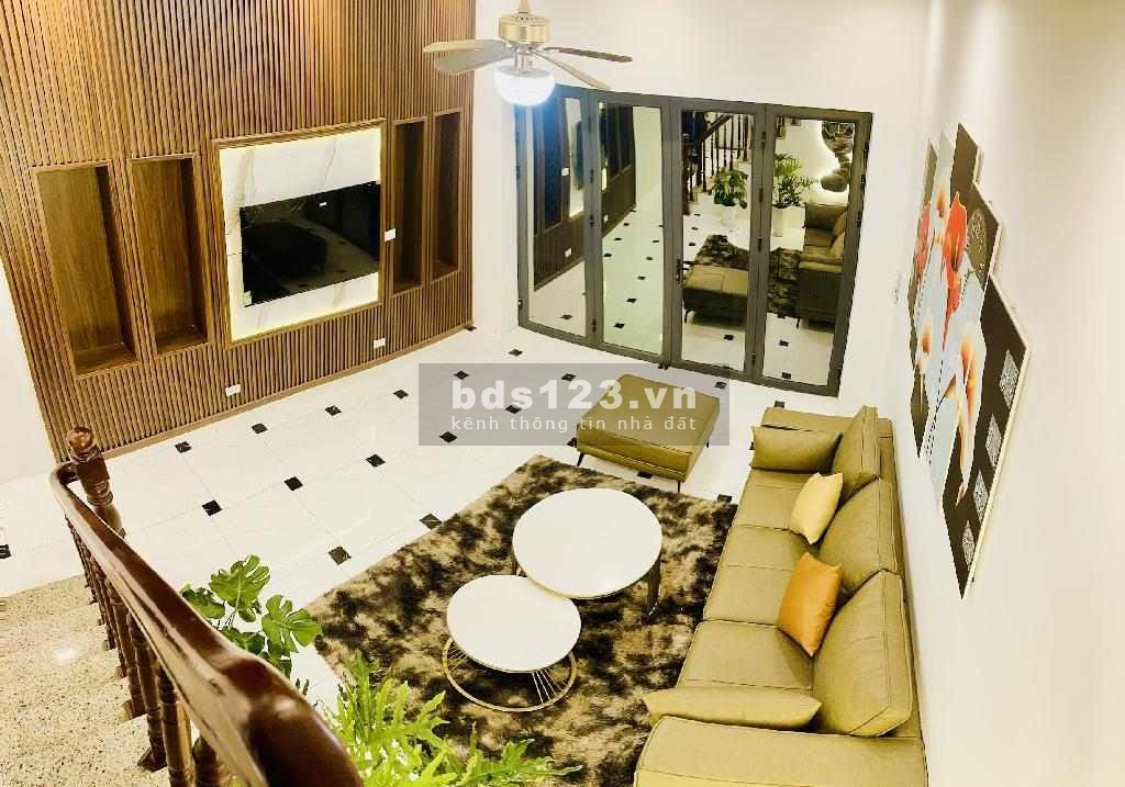 Bán nhà Hà Nội cực hiếm tại Linh Đàm, diện tích 52m2, xây 3 tầng, siêu đẹp, giá nhỉnh 3 tỷ.