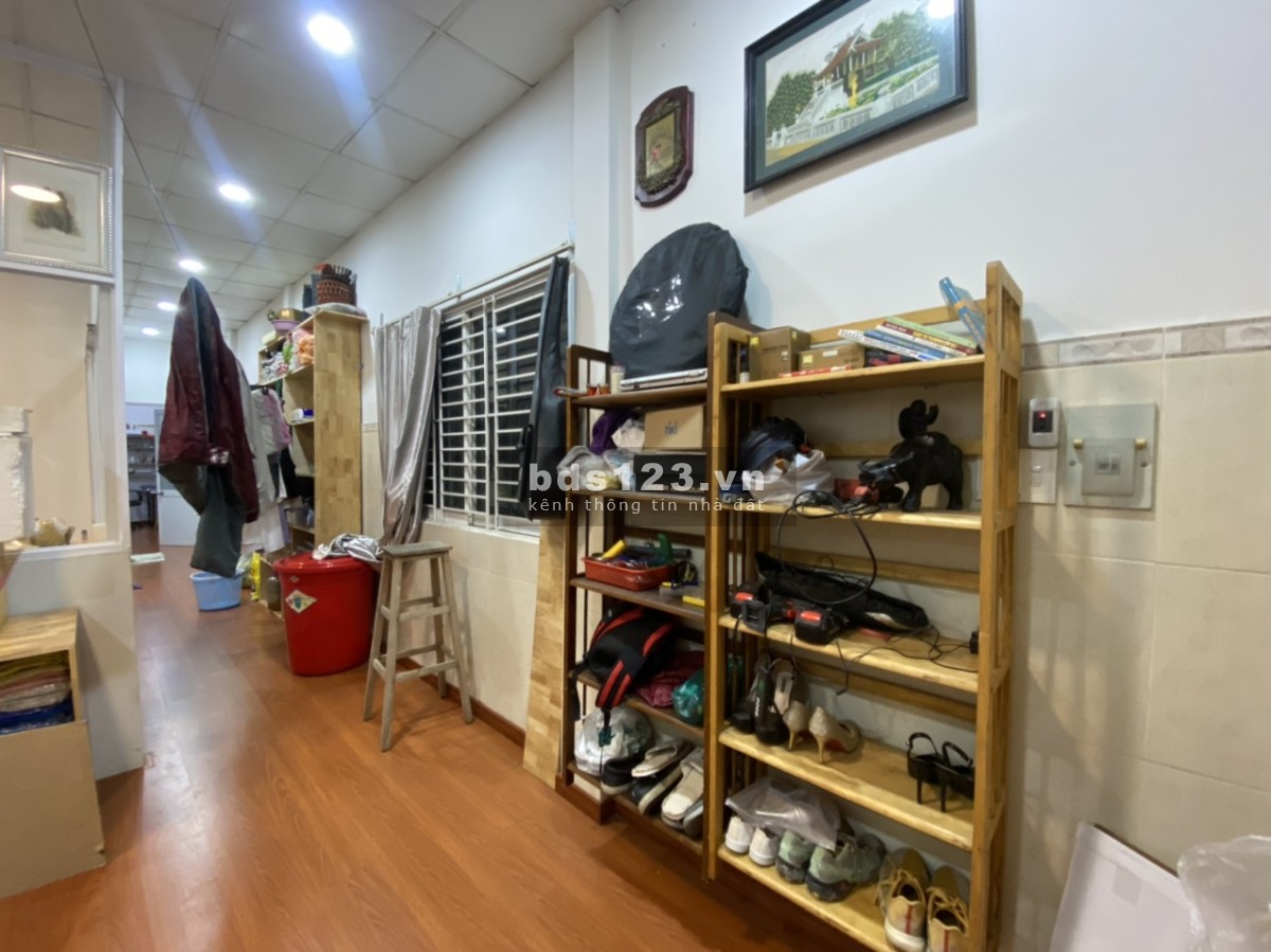 Tôi chính chủ bán nhà 50m2, lầu 4 thang bộ