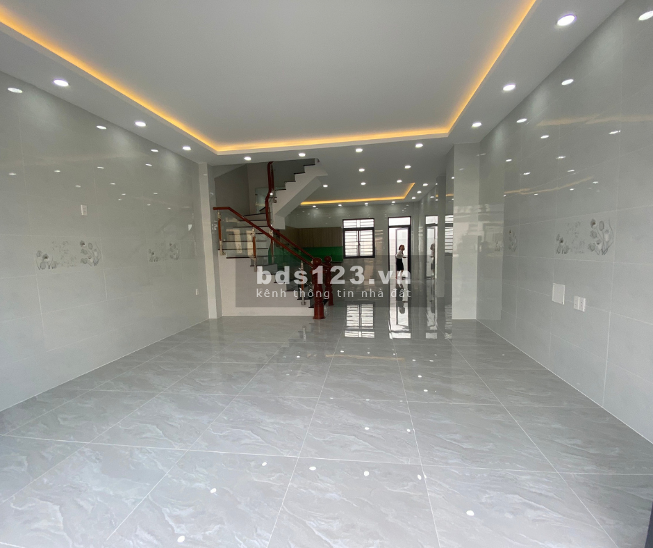 Chủ nhà ngộp thở oxi cần bán nhà TPHCM gấp tại đường Hoàng Phan Thái 740 triệu còn TL