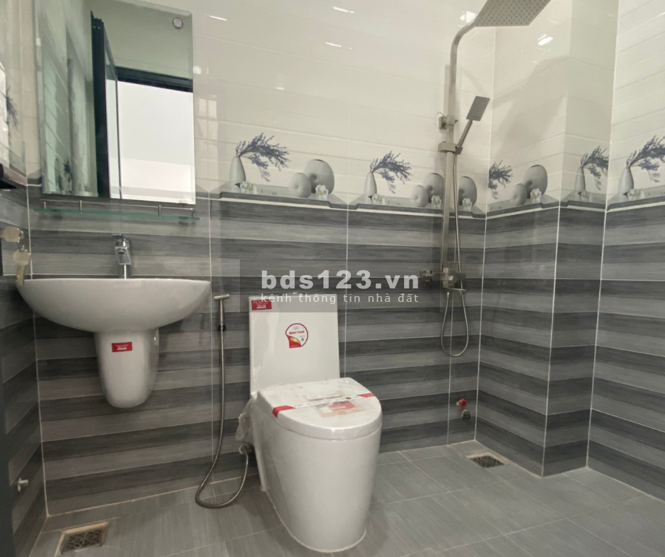 Chủ nhà ngộp thở oxi cần bán nhà TPHCM gấp tại đường Hoàng Phan Thái 740 triệu còn TL