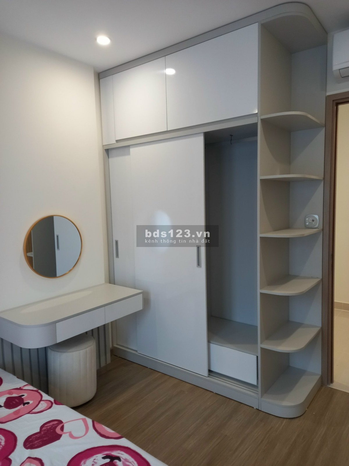 Bán nhanh 1N+1 full đồ 43m GS3 2.050 tỷ bao phí GS3 Vinhomes Smart City