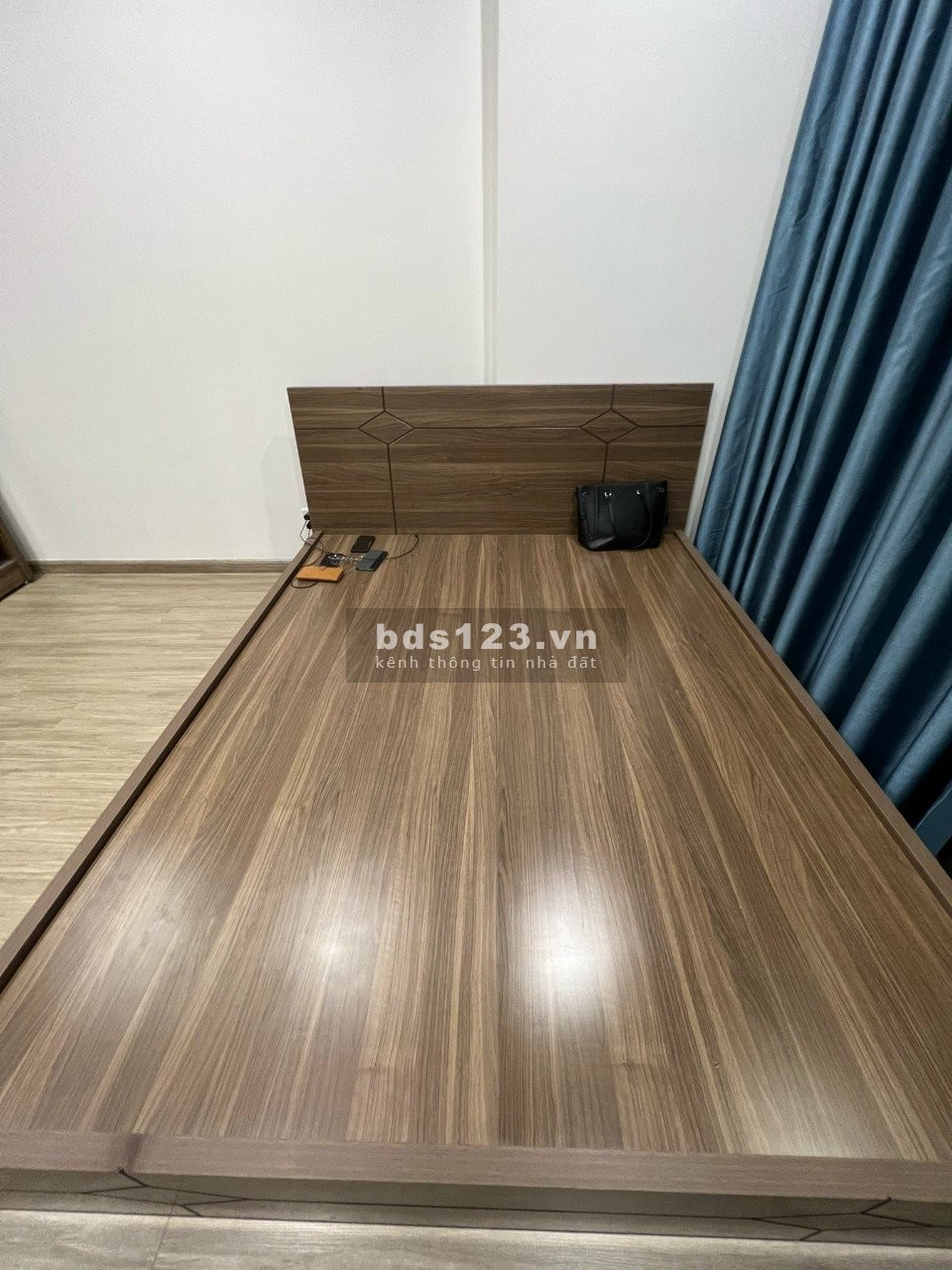 Tìm chủ mới cho căn studio, tầng 3x, bếp cộng đồng tự nấu, diện tích 25m2, full gỗ, giá 1.380 triệu.