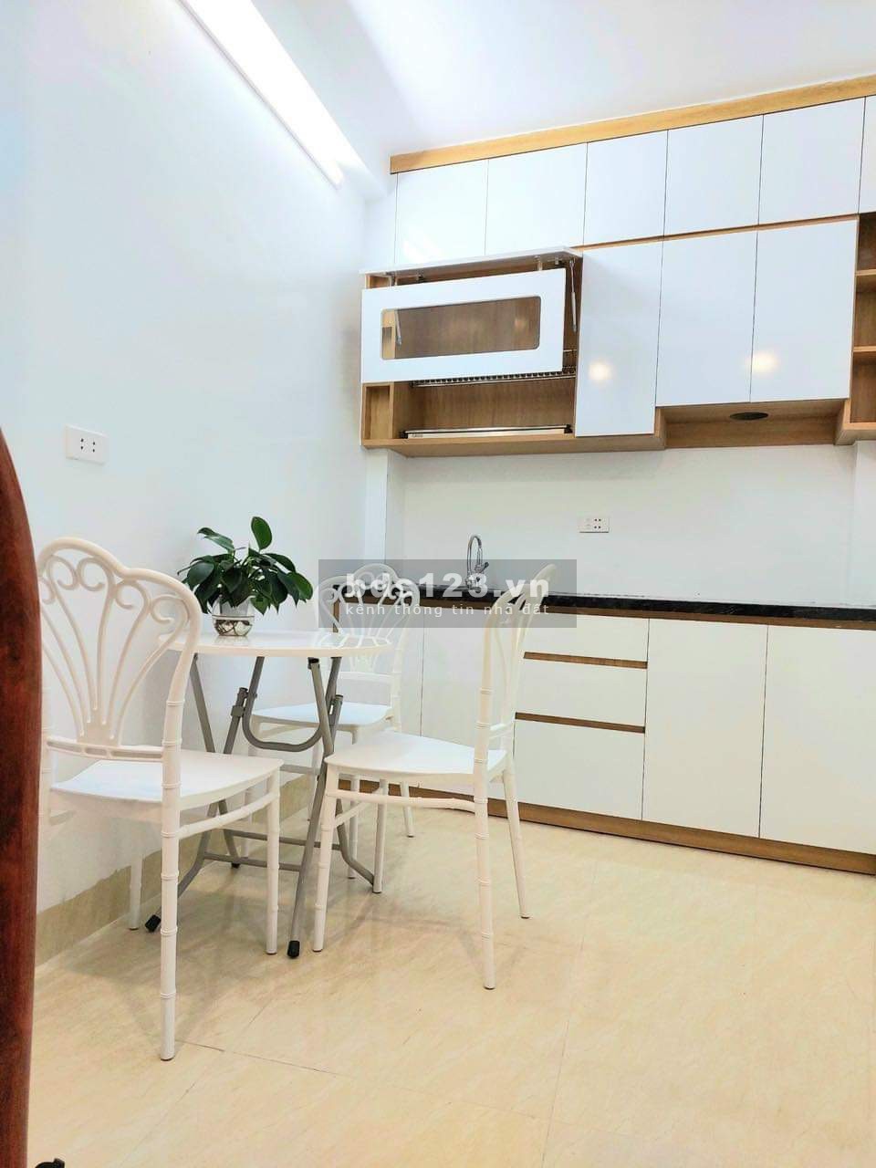 Nhà siêu đẹp, sổ riêng tại quận Hai Bà Trưng, mặt ngõ thông, full nội thất, ở ngay, giá chỉ 1.x tỷ.