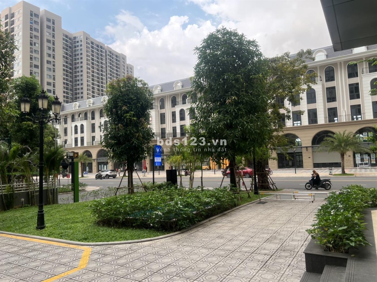 Cho thuê shophouse 57m2 hoàn thiện chỉ 18 triệu tại Vinhomes Quận 9