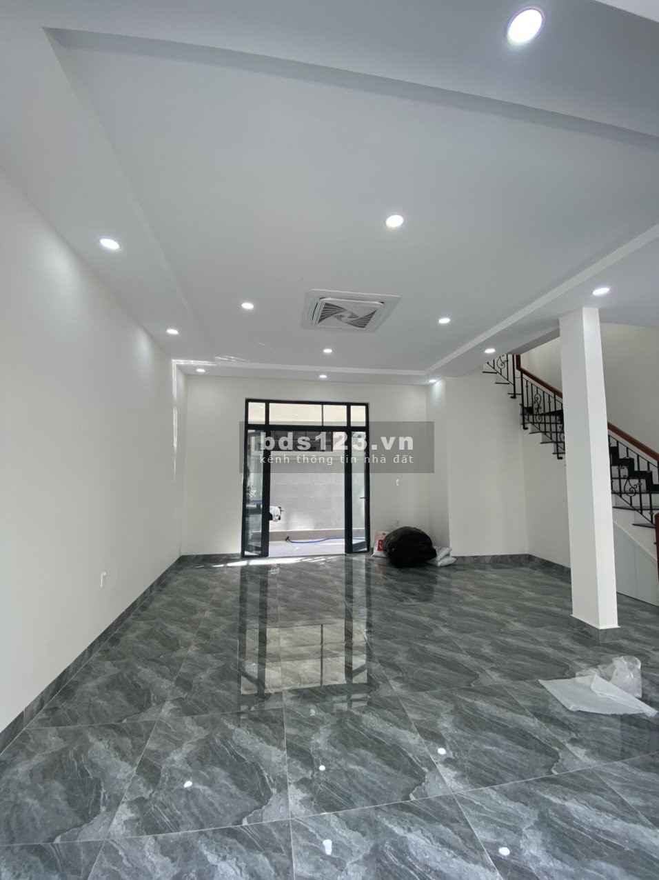 Cho thuê nhà phố Vinhomes Quận 9 - 108m2 hoàn thiện giá chỉ 12 triệu