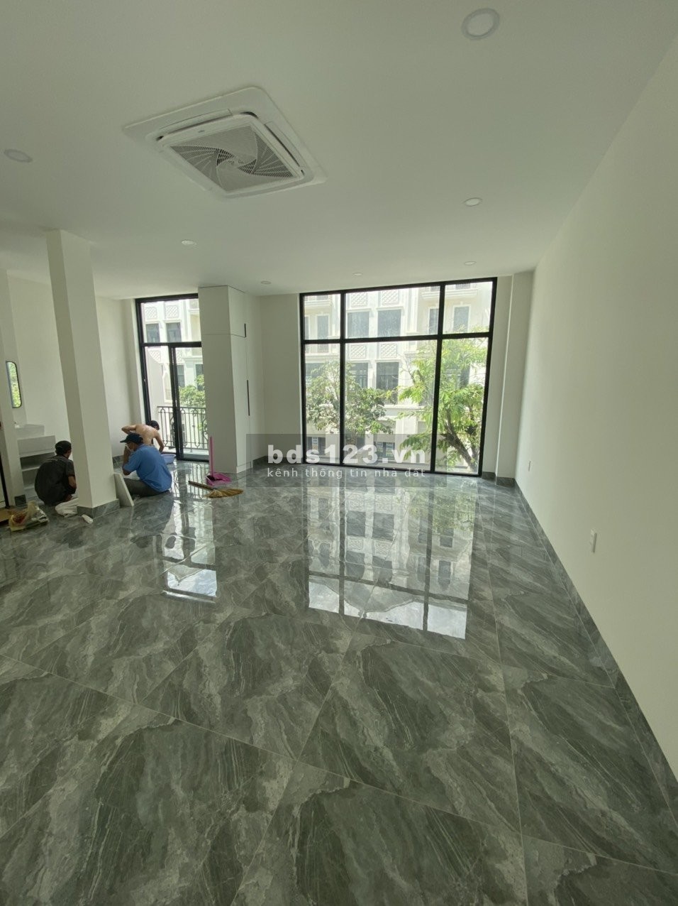 Cho thuê nhà phố Vinhomes Quận 9 - 108m2 hoàn thiện giá chỉ 12 triệu