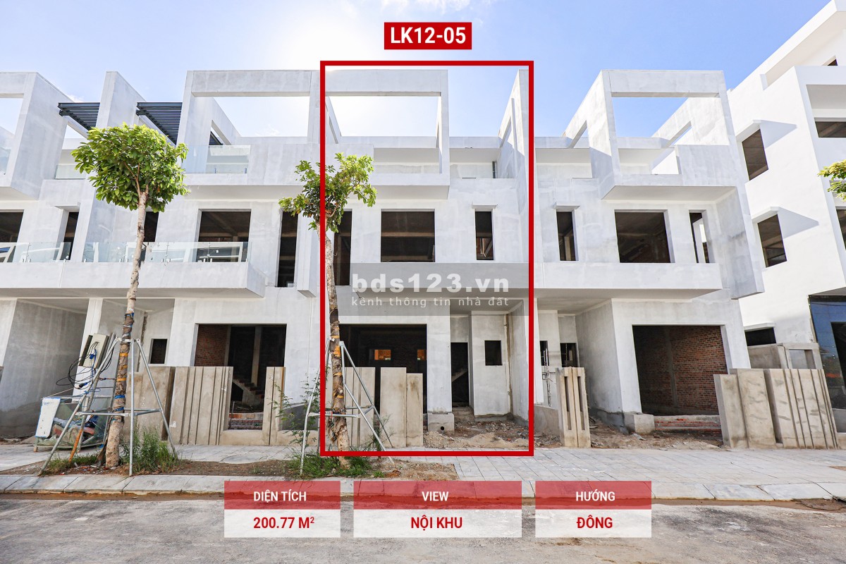 Bán nhà 3 tầng trung tâm, không ngập lụt, sát siêu thị, bệnh viện quốc tế, đh FPT, có thể vay 70%.