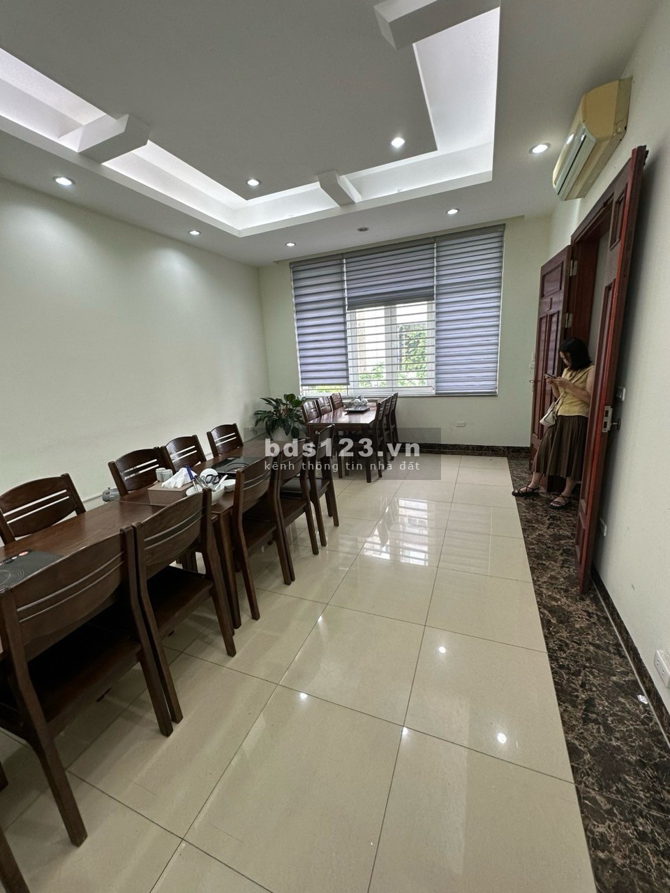 Cho thuê sàn văn phòng diện tích 120m2 tại Vũ Phạm Hàm, Cầu Giấy, Hà Nội